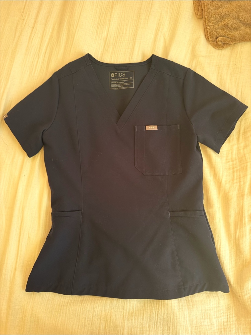 Figs Tulsa slim v neck scrub top